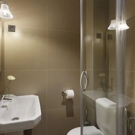 מלון Maison Barbillon - Centre Gare 3*